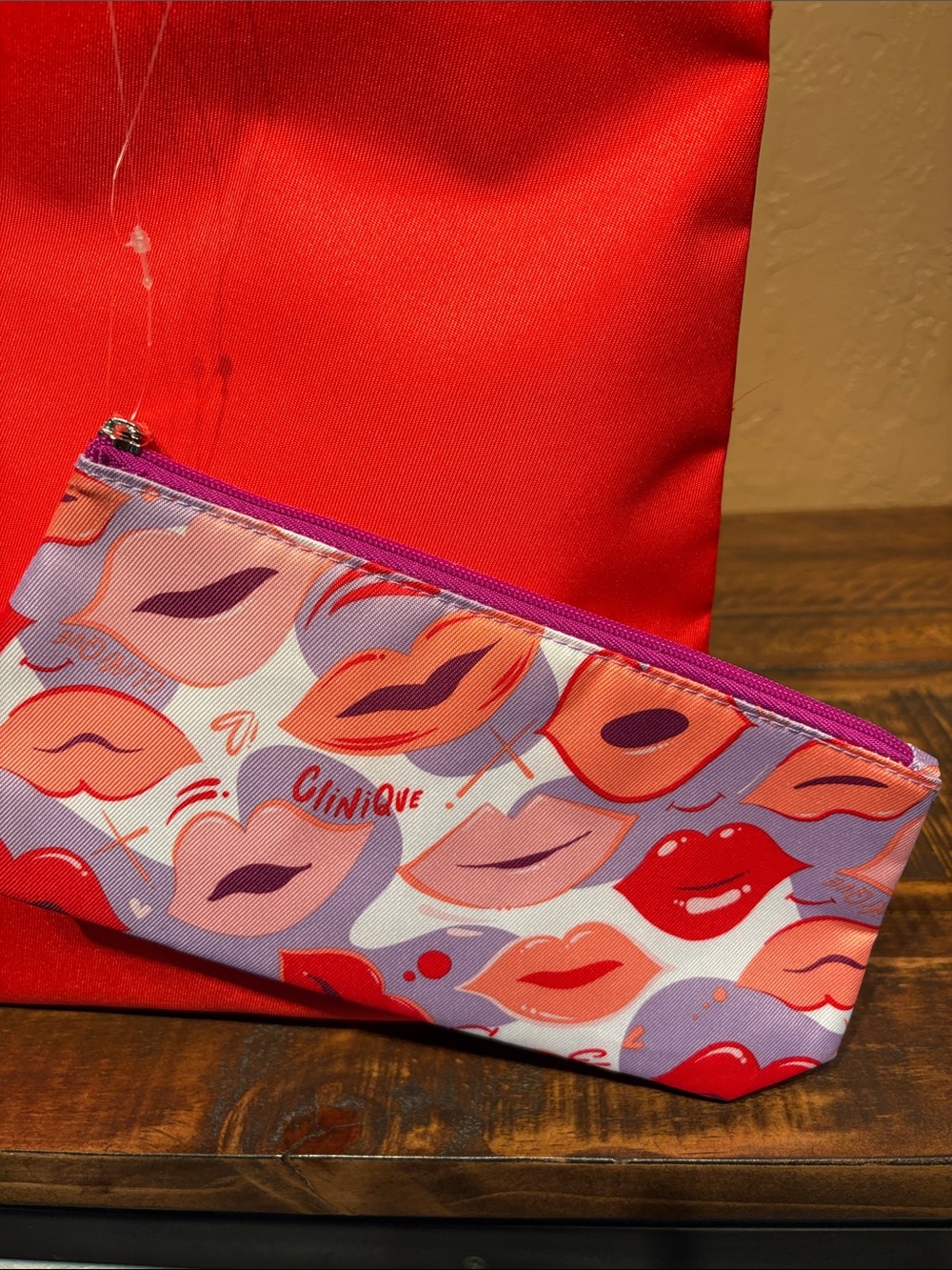 Clinique NEW Canvas Tote & Cosmetic Bag Set - Picture 5 of 7